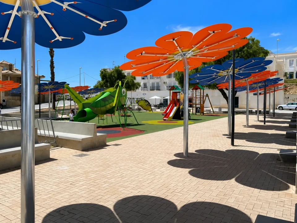 Flores-Gigantes-Generadoras-de-sombra-para-parques-infantiles_GARDISBEL